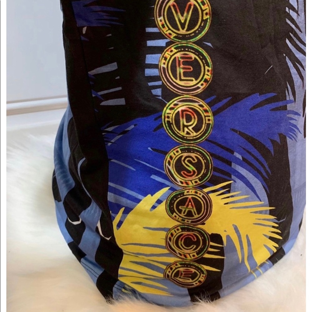 Versace tshirt - Picture 2 of 3
